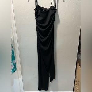 9/10  Black sparkly gown, straps and lined. Beautiful fitting,  stunning